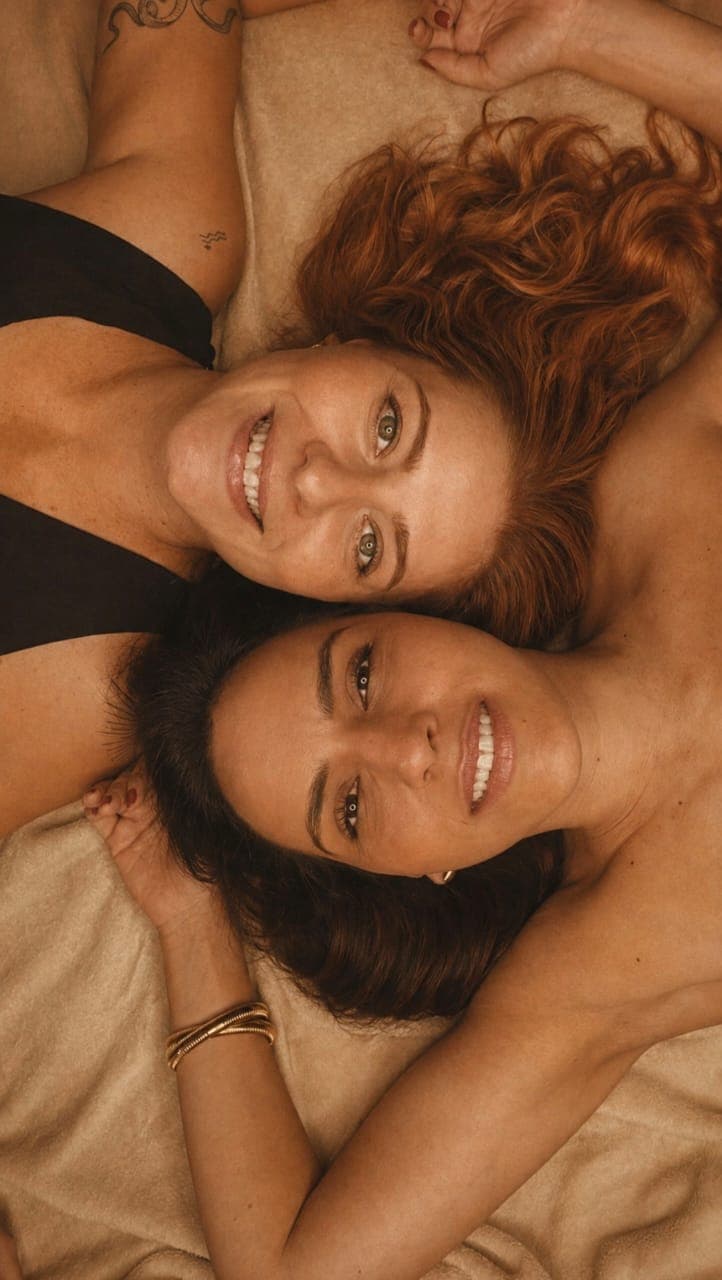 Ana Sarreta e Ana Daltri, amigas e fundadoras do Xamanas, em um momento de leveza e proximidade.